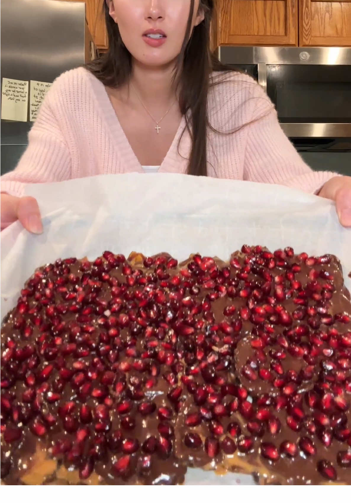 Pomegranate date bark 😮!!!!!! SO GOOD PLEASE TRY IT! I used @Shelby Sacco ‘s date bark recipe #datebark #pomegranates #pomegranategirl #pomegranateseason #pomegranatesnack 