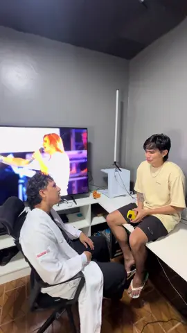 Impossível não doer  #humor #calcinhapreta #meme #sad @jotaefilmes 