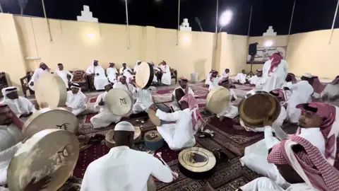 اه يا قلبي اللي صاح بالونه ‏حطها عاده له ما يخليها ‏من وليفٍ تغير واختلف ظنه ‏واخلف العاده اللي كان ما شيها  ‏ان رضا نور عيني حط لي جنه ‏وان زعل شب نار وحطني فيها ‏صاير في سلامه لي علي منّه ‏والمعرفه نسى اولها وتاليها ‏اه قلبي سهوم الحب لاعنه ‏لين يبست غصونه والورق فيها .#سامري 