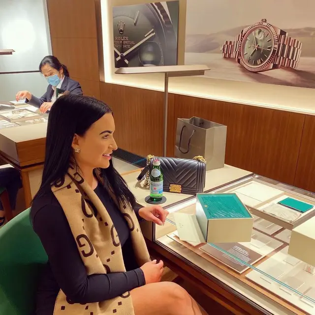 I’ve had some of my biggest months ever of late so I’d dare say I’ve earned it. I got my dream piece and a new one for Sam who works so damn hard 👏🏼 #rolex #daydate #datejust #ecommerce 🧿