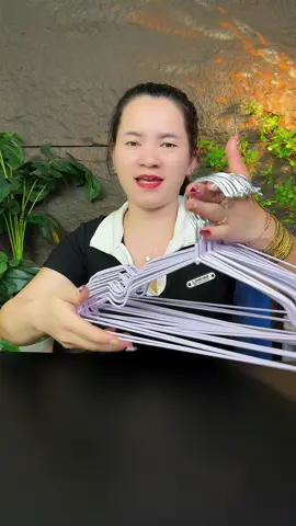 Nhà chị nào quần áo nhiều quá hết móc thì mình mua combo này cho giá hời nha #ngoctuyen #review #moctreoquanao  