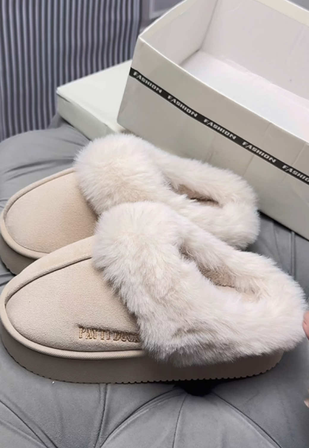 Dép sục cổ lông mùa đông thêm ấm #lalane #depsucnuxinh ##deplong #depxinh #depsuc 