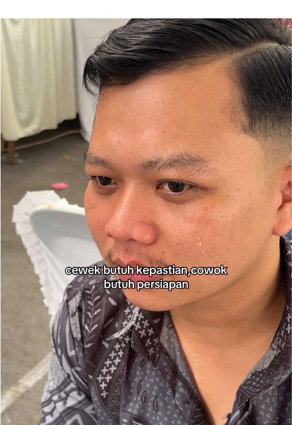 ada kalanya kita mengalah untuk dia bahagia