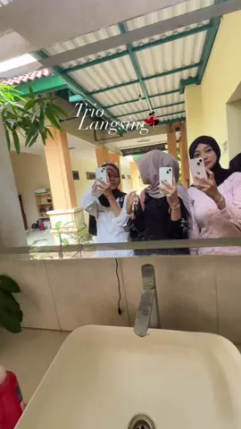 hemm trio langsing 👯‍♀️#fyp #triosugeh @𐙚N @naa 🕊️ 