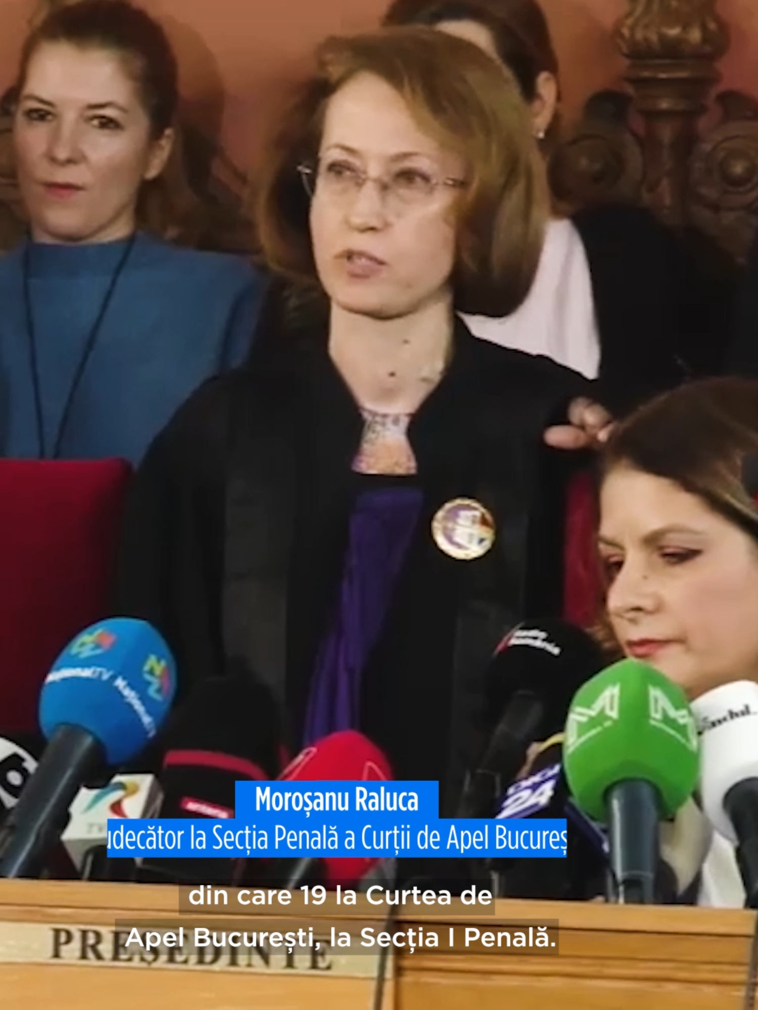 Raluca Moroșanu, judecătoare CAB, a declarat în cadrul conferinței extraordinare de presă, susținută de Curtea de Apel București, că tot ce a spus Laurențiu Beșu este adevărat. Aceasta a transmis că în cazul în care Beșu va fi contrazis, este o minciună. Conferința are loc în urma dezvăluirilor din documentarul Recorder. Este pentru prima dată când instituția anunță o asemenea conferință. #judecator #recorder #csm #justitie #stiri #euronews