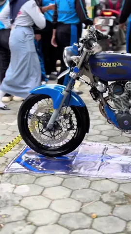 Golek cinta neng adek adek smk ra ono seng jomblo😓 #rikikecil17 