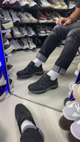 Rekomendasi sepatu cowok keren dari brand Leedoo #leedoo #sepatu #sepatucowok #sneakerscowok #sepatupria 