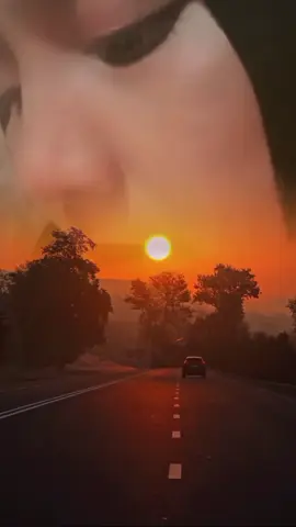 ya Allah kuat kan q dlm posisi yg sangat sulit yg kini q hadapi ya Allah jgn lh kau jauh drq😭😭