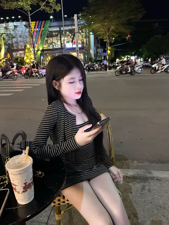 Cho e mượn a vào những hôm trời lạnh giá , hết lạnh r e trả a về với người ta ...