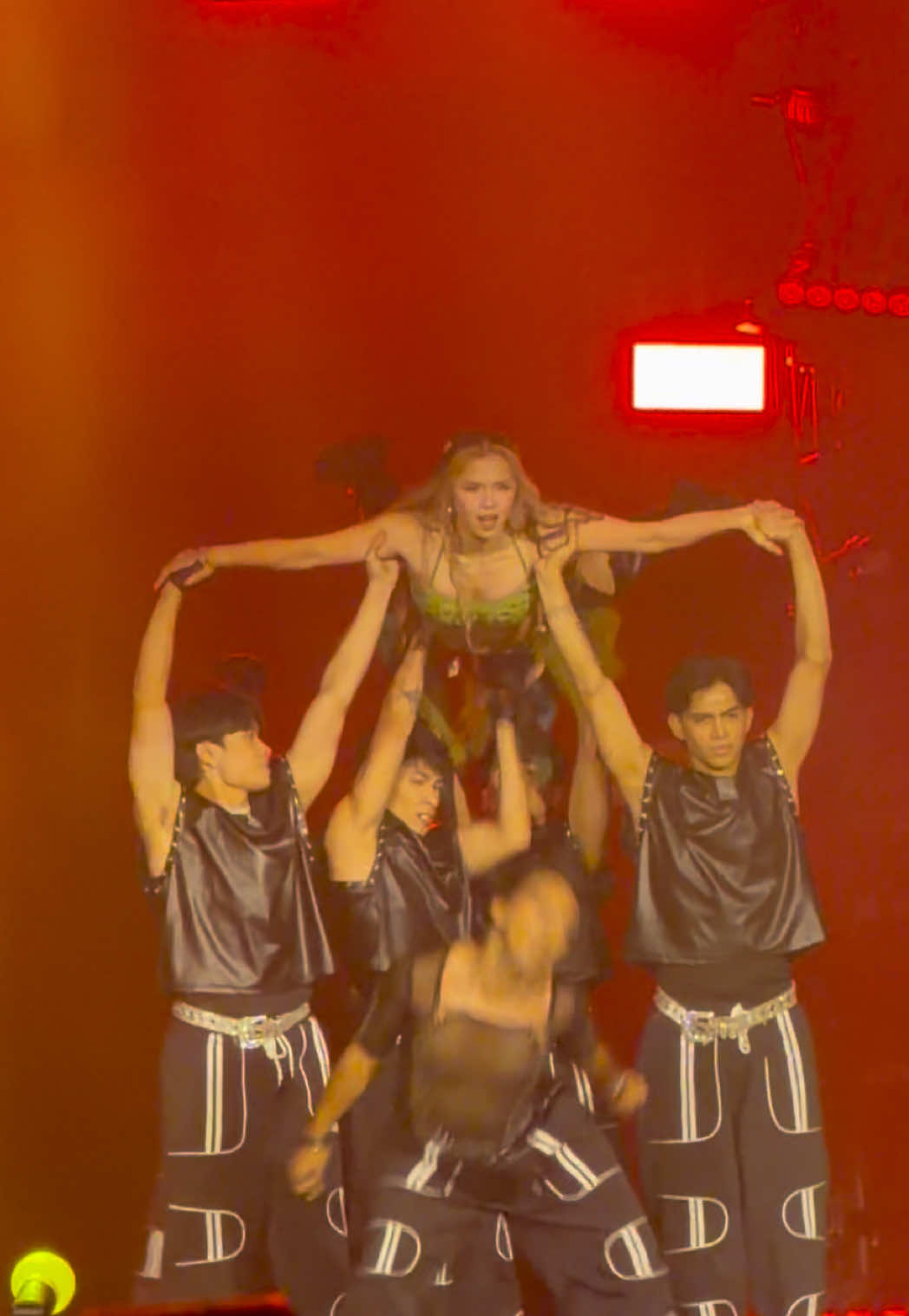 Syempre hindi pwede na walang highlight ang nag iisang #sexbomb @airabermudez #getgetawwwwwww 