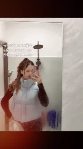 ပြုံရမယ့်အရွယ်နော်🙂‍↔️ #မြင်ပါများပီးချစ်ကျွမ်းဝင်အောင်လို့🤒🖤  #ပြုံးနိုင်ကြပါစေ 