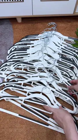 Combo 30 móc quần áo chống trượt #mocquanao #mocquanaochongtruot #mocquanaodanang #cohaihaychiase 