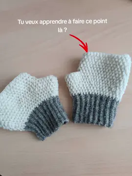 Comment faire cette mitaine ? ici il y a deux points différents : - des demi brides  - des mailles serrées sur la maille arrière  Suis moi pour plus de tutos et conseils ✨ #crochet #tutorial #tutoriel #tutorialcrochet #laine 