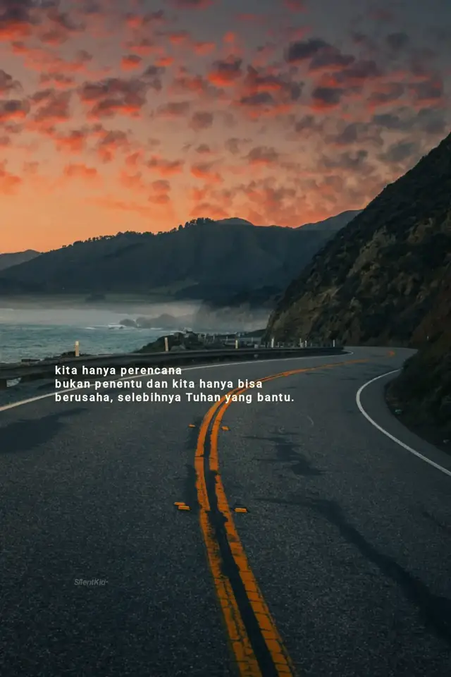 Bahan-bahan 📝: 250 g tepung terigu protein rendah / sedang 1 sdm tepung maizena (biar lembut & putih) 5 g ragi instan 50 g gula pasir 130–150 ml air hangat 2 sdm minyak goreng ½ sdt baking powder Sejumput garam Bahan Isian (pilih salah satu): Isi Coklat Coklat batang / meses secukupnya Isi Ayam Dada ayam cincang, bawang putih, bawang merah, kecap manis, garam, merica --- Cara Membuat Bakpao 1. Buat Adonan 1. Campur tepung, maizena, gula, baking powder, dan ragi. 2. Masukkan air hangat sedikit-sedikit sambil diuleni. 3. Tambahkan minyak & garam. 4. Uleni sampai adonan halus dan elastis (tidak lengket). 2. Fermentasi 5. Tutup adonan dan diamkan 30–45 menit sampai mengembang 2× lipat. 3. Bentuk Bakpao 6. Kempiskan adonan, bagi jadi beberapa bagian. 7. Pipihkan, isi dengan coklat / ayam, lalu bulatkan. 8. Letakkan di atas kertas bakpao. 9. Diamkan lagi 15 menit. 4. Kukus 10. Panaskan kukusan, gunakan api kecil. 11. Kukus bakpao selama 10–12 menit. 12. Jangan buka tutup kukusan mendadak agar tidak keriput. --- Tips Biar Bakpao Putih & Lembut: Tambahkan 1 sdm cuka ke air kukusan (opsional) agar bakpao putih. Jangan kukus pakai api besar agar tidak pecah. Tutup kukusan bungkus dengan kain agar air tidak menetes. selamat mencoba 😊  #4u #fouryou #xyzbca #fyp 