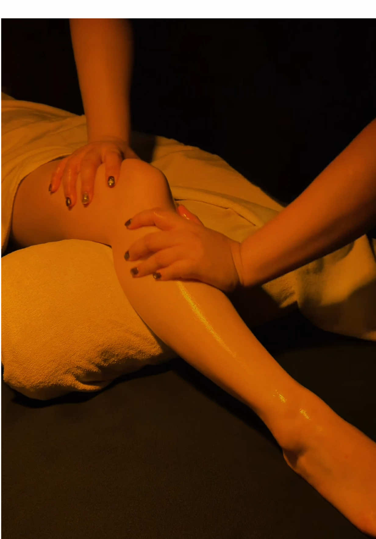 ❤️ giảm đau – thư giãn – phục hồi năng lượng ❤️ #CôHạnhdạymassage #massagetherapy #footmassage @Estella Wellness & Spa 