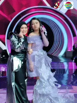 Gemes banget nihh liat @DA7 DEDE APRIL bareng Coach @Selfi Yamma foto berdua🤩🫶🏻 . . #IndosiarBawaDangdutBerkelasBerkualitas #DAcademy7Indosiar #DAcademyIndosiar 
