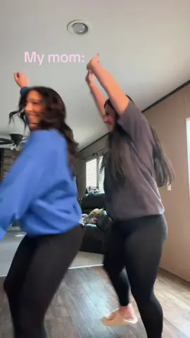 Mommy grass approves😛 😋#foryoupage #brunette #viralvideo #mom #fypシ゚ 