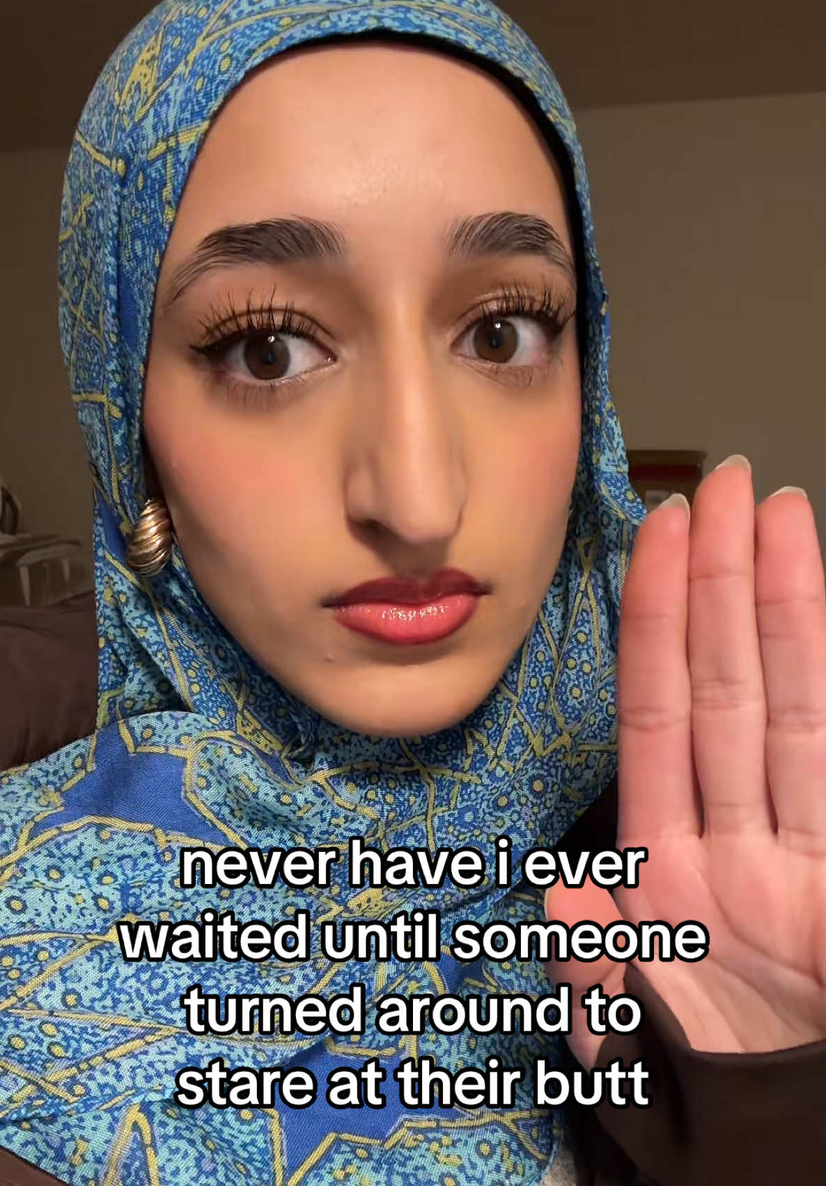 technically my gaze is lowered…and why do guys have the biggest butts 💔 #jk #relateable #hijabi 