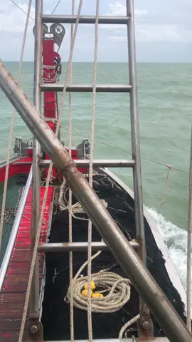 # สับมันจิงวิ่งตอนมีคลื่นแบบนี้ ออกทำการประมง#วเจริญ22 #อวนดําซิ่ง #ไต๋วัยรุ่น #ไต๋ทูทูเจ๊หมู #siabenz 