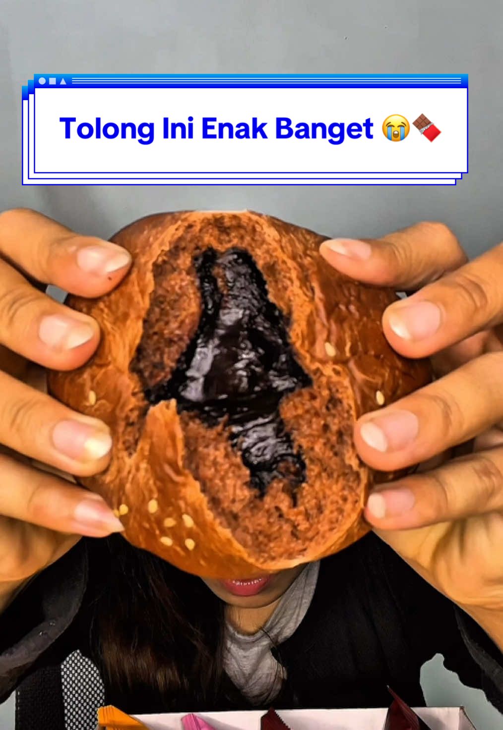 Tolong yang jual Roti Orui… ini ENAK BANGET 😭🍫 Rotinya lembut, coklatnya lumer parah #pestarasaakhirtahun #orui #roti #coklat #roticoklat 