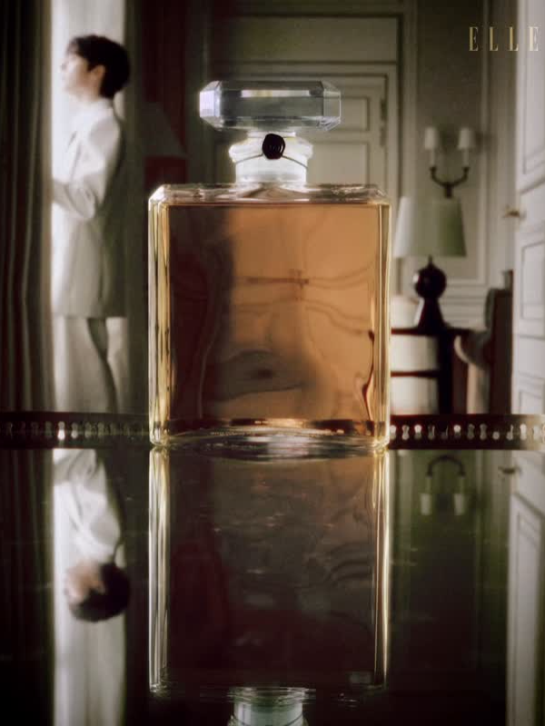 #제작지원 가브리엘 샤넬이 30여 년간 거주했던 역사적 공간에서, 그가 느낀 향기.