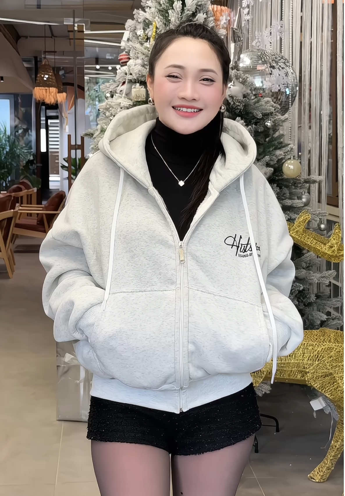 Áo khoác nỉ thêu fom rộng #anhdanhgia #xuhuong #aokhoacni 