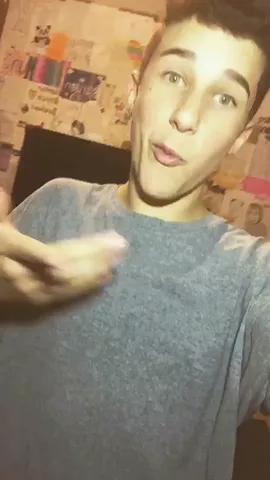 Hold up 😘 #lipsync Instagram - Hunterrowland 😊
