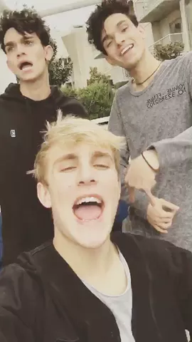Hit dem folk w: @DobreTwins 